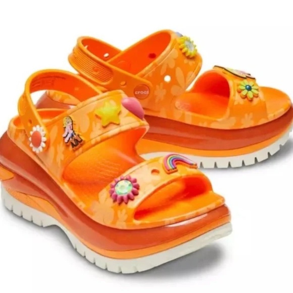NWOT Limited edition Lizzie Macguire Disney x Crocs sz 8